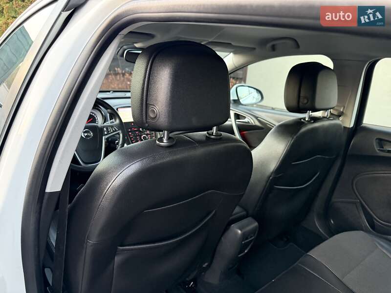 Хэтчбек Opel Astra 2014 в Стрые