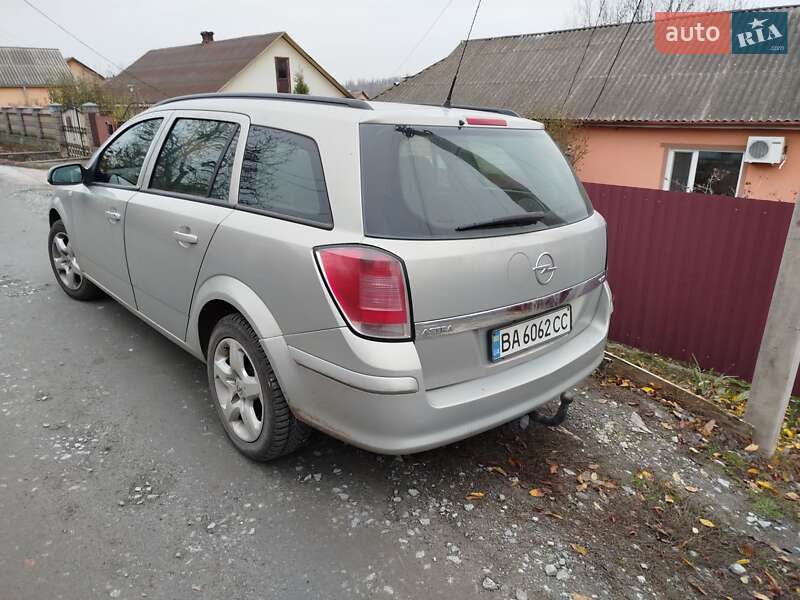 Универсал Opel Astra 2006 в Гайвороне
