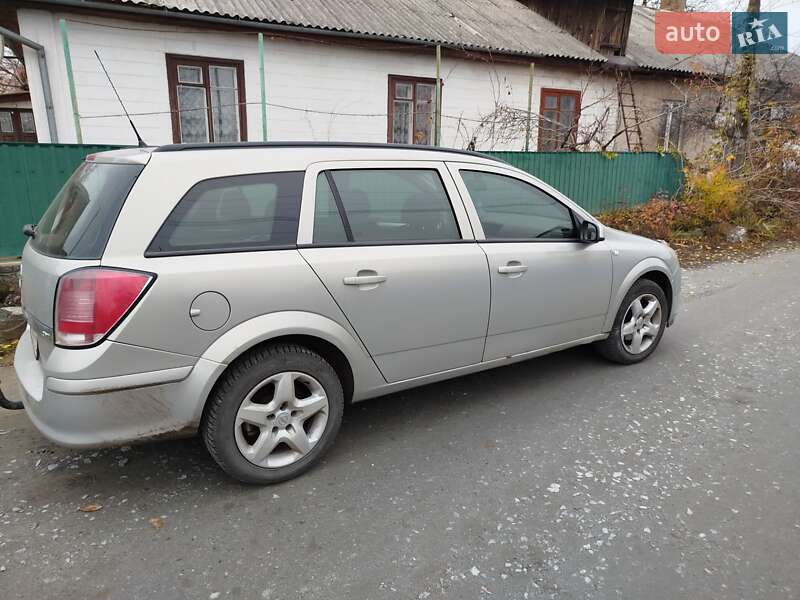 Универсал Opel Astra 2006 в Гайвороне