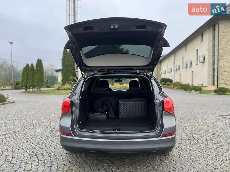 Універсал Opel Astra 2011 в Жовкві