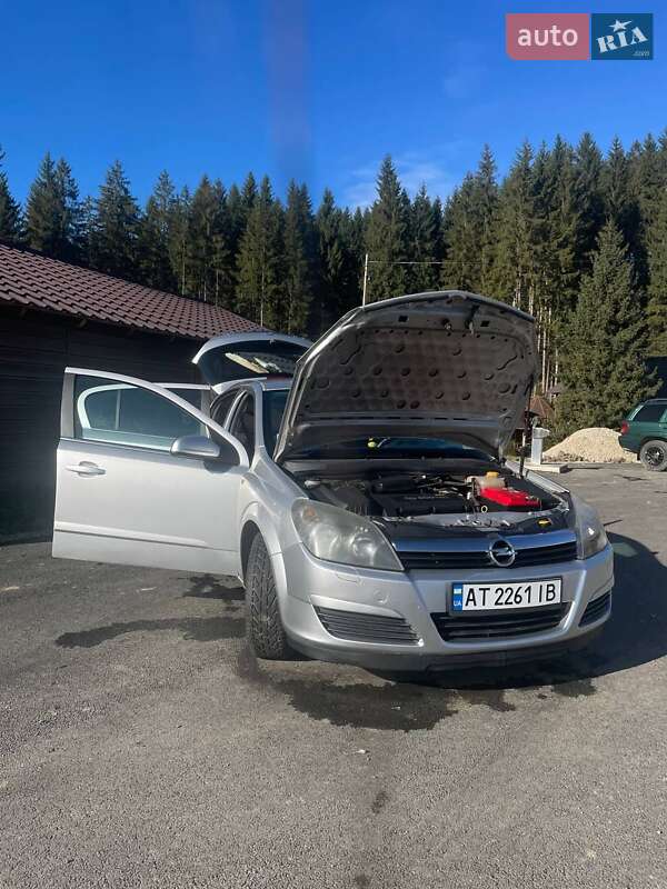 Хетчбек Opel Astra 2004 в Яремчі