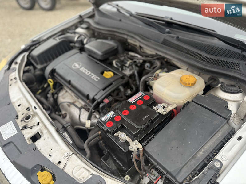 Универсал Opel Astra 2006 в Калуше