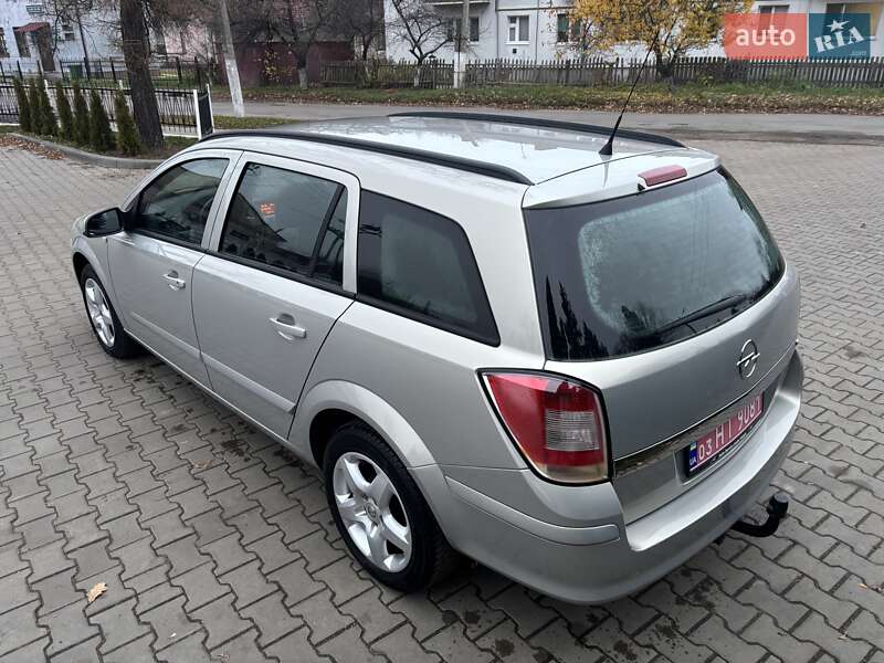 Универсал Opel Astra 2008 в Луцке
