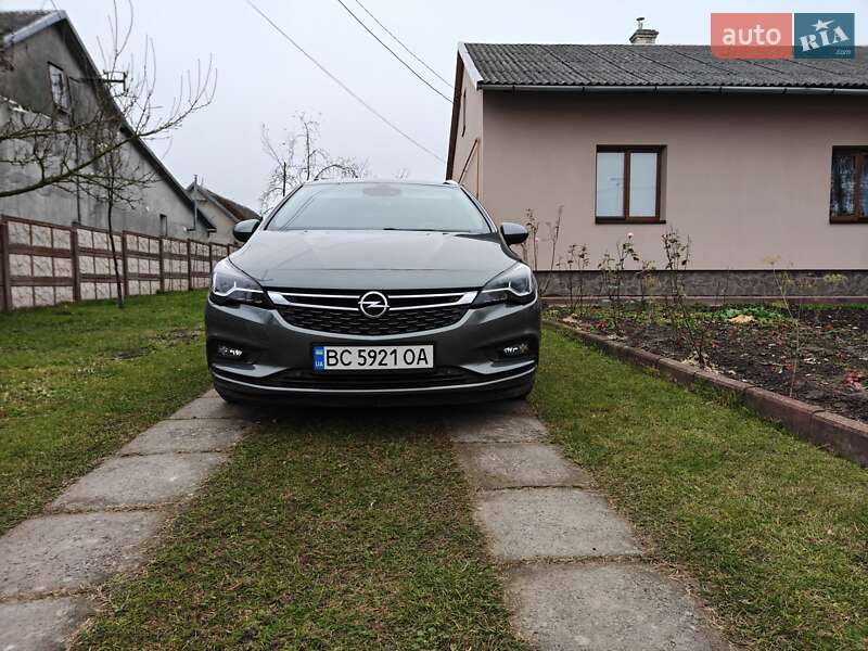 Універсал Opel Astra 2016 в Львові