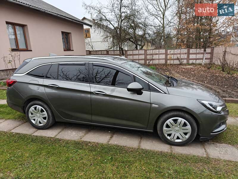 Універсал Opel Astra 2016 в Львові