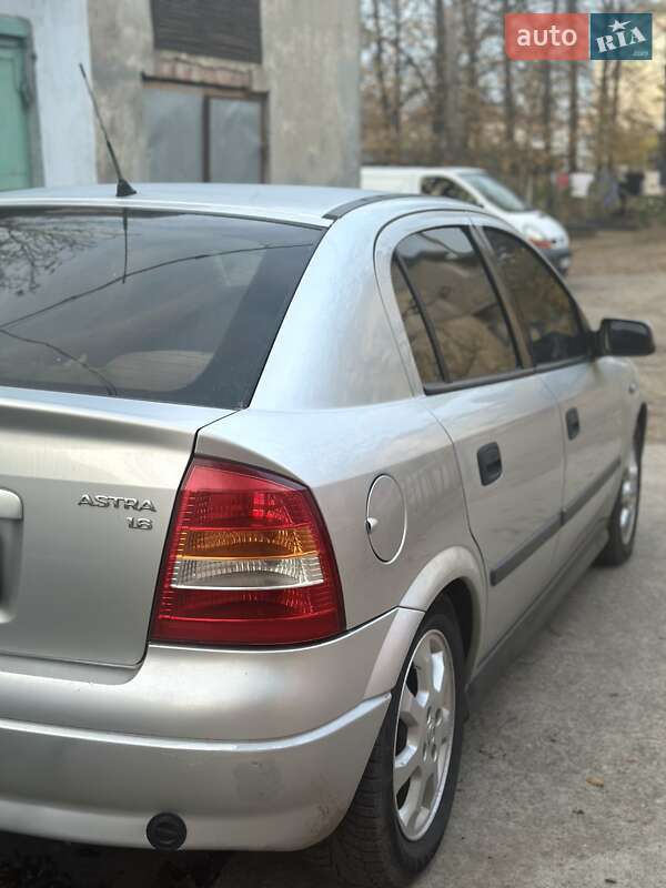 Хетчбек Opel Astra 2001 в Білгороді-Дністровському