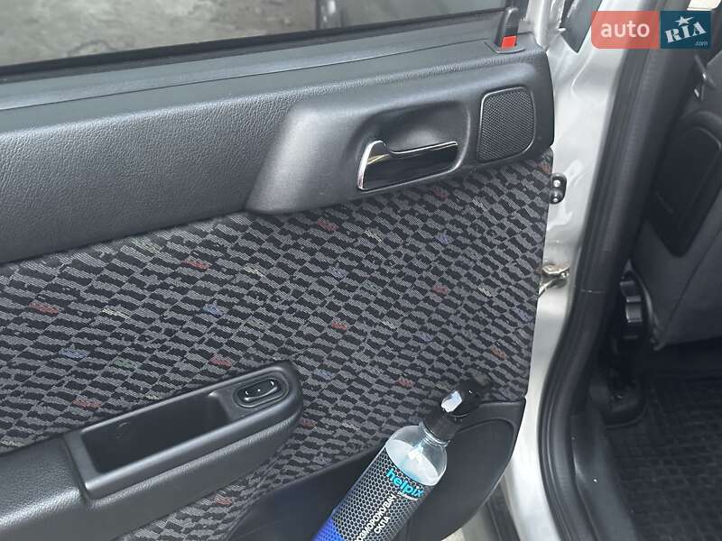 Хетчбек Opel Astra 2001 в Білгороді-Дністровському