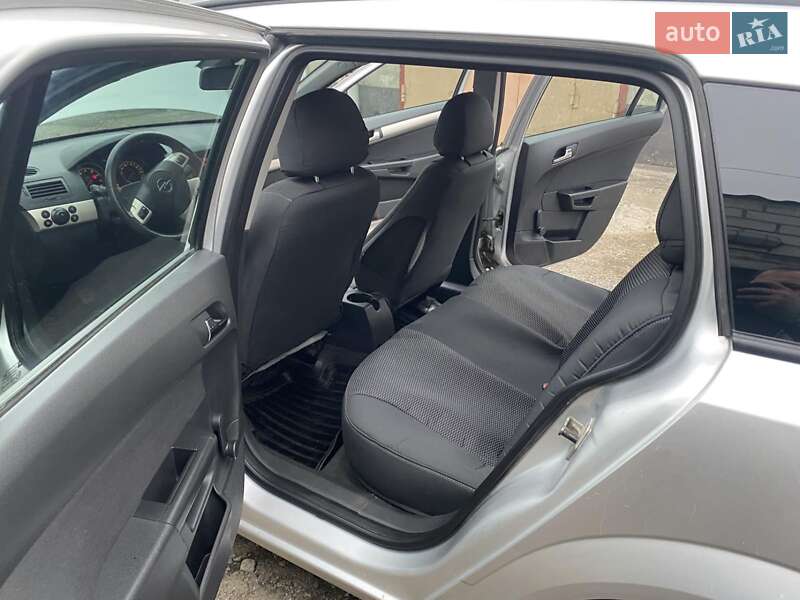 Універсал Opel Astra 2008 в Кам'янському