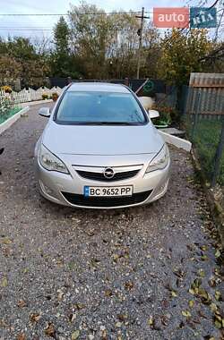 Универсал Opel Astra 2011 в Львове