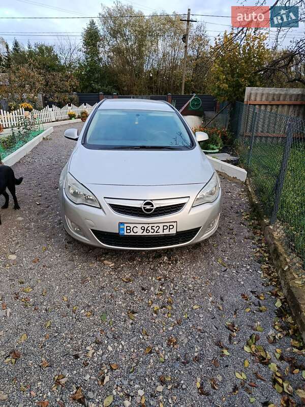 Opel Astra 2011