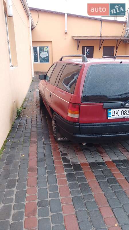 Універсал Opel Astra 1994 в Рівному