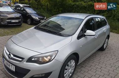 Универсал Opel Astra 2015 в Львове