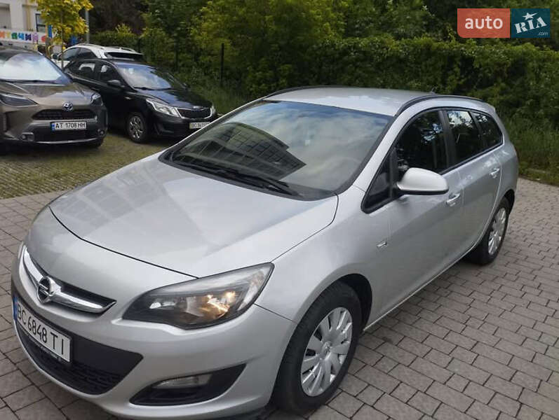 Универсал Opel Astra 2015 в Львове