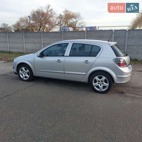 Хетчбек Opel Astra 2008 в Черкасах фото 3 Хетчбек Opel Astra 2008 в Черкасах
