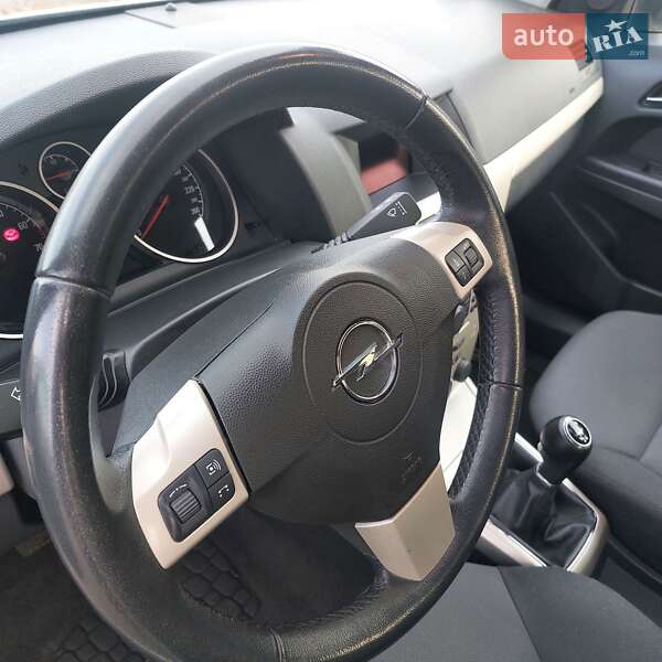 Хетчбек Opel Astra 2008 в Черкасах фото 20 Хетчбек Opel Astra 2008 в Черкасах