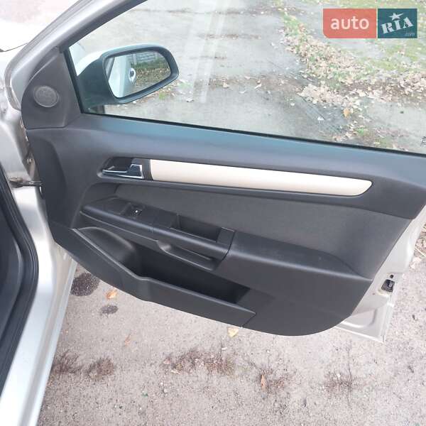Хетчбек Opel Astra 2008 в Черкасах фото 38 Хетчбек Opel Astra 2008 в Черкасах