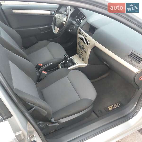 Хетчбек Opel Astra 2008 в Черкасах фото 43 Хетчбек Opel Astra 2008 в Черкасах