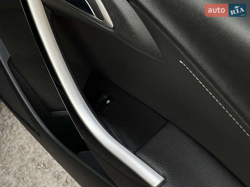 Універсал Opel Astra 2012 в Рівному