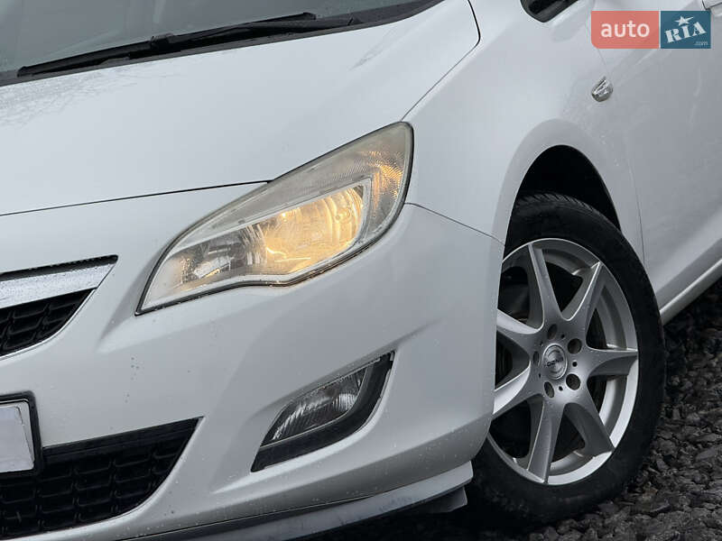 Універсал Opel Astra 2011 в Стрию
