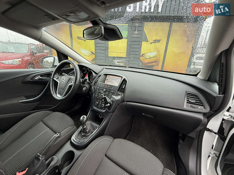 Універсал Opel Astra 2011 в Стрию