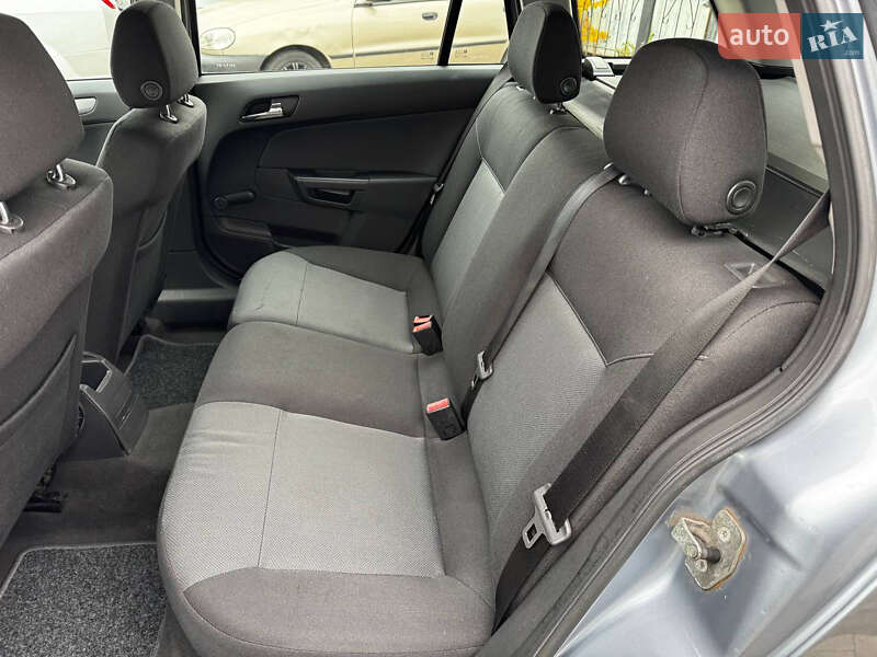 Универсал Opel Astra 2007 в Днепре