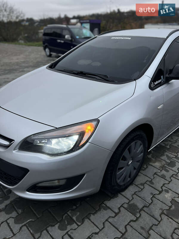 Универсал Opel Astra 2013 в Черновцах фото 3 Универсал Opel Astra 2013 в Черновцах