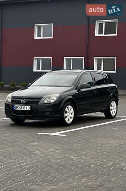 Хетчбек Opel Astra 2004 в Дубні