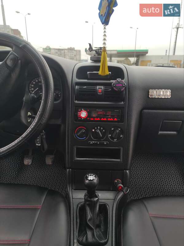 Седан Opel Astra 2007 в Сумах