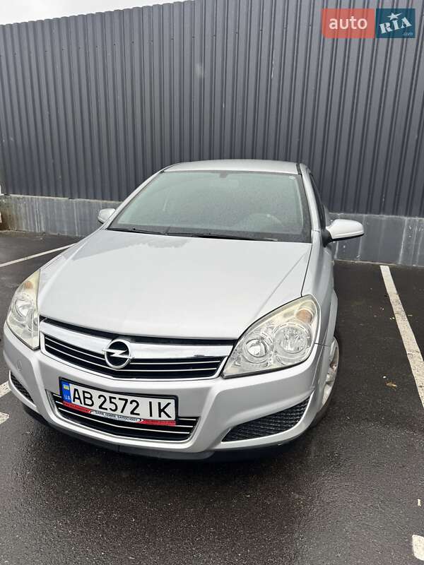 Хетчбек Opel Astra 2007 в Києві фото 2 Хетчбек Opel Astra 2007 в Києві