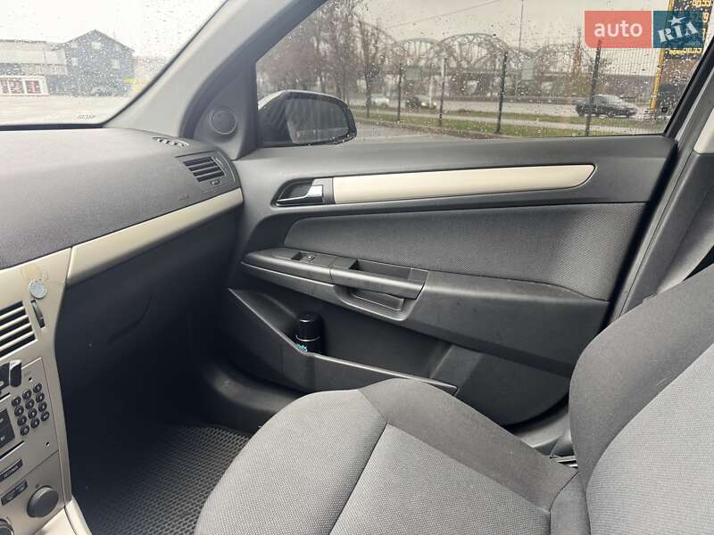Хетчбек Opel Astra 2007 в Києві фото 11 Хетчбек Opel Astra 2007 в Києві