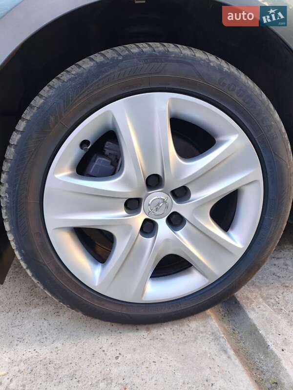 Универсал Opel Astra 2011 в Черновцах фото 2 Универсал Opel Astra 2011 в Черновцах