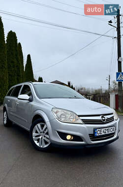 Универсал Opel Astra 2008 в Черновцах