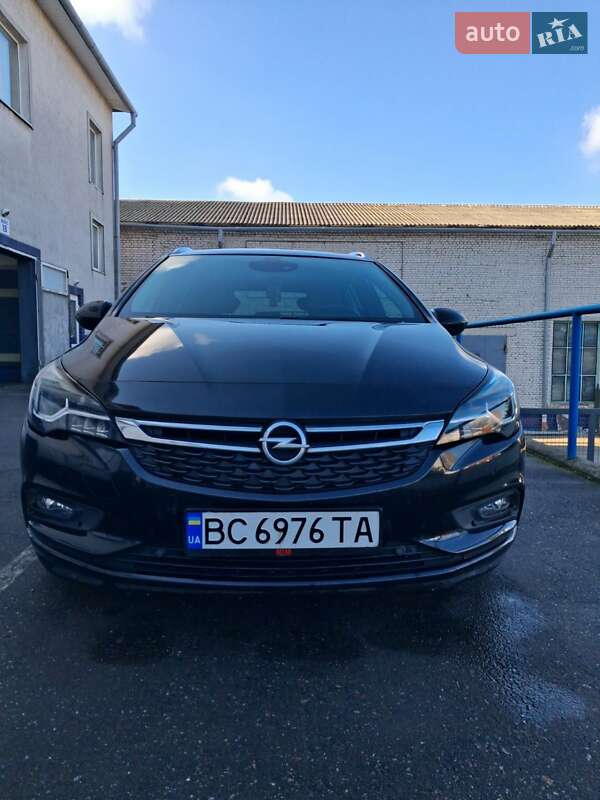 Универсал Opel Astra 2017 в Львове