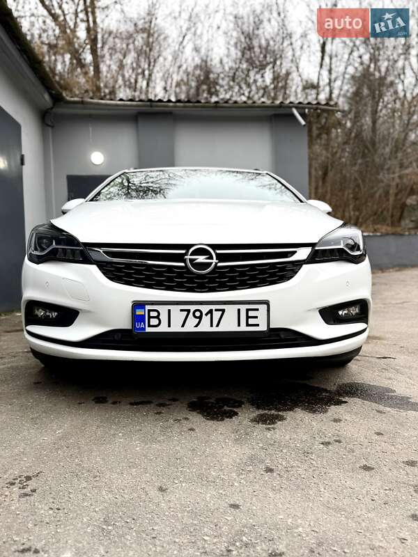 Універсал Opel Astra 2018 в Полтаві
