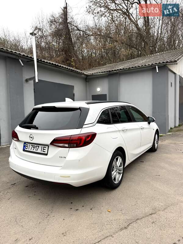 Універсал Opel Astra 2018 в Полтаві