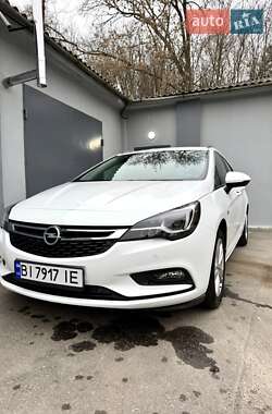Універсал Opel Astra 2018 в Полтаві
