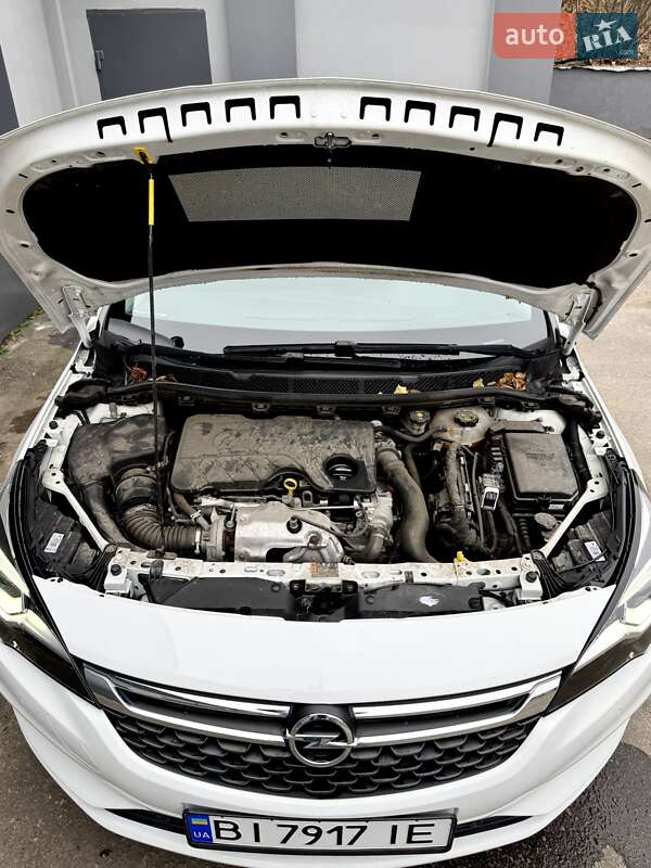 Універсал Opel Astra 2018 в Полтаві