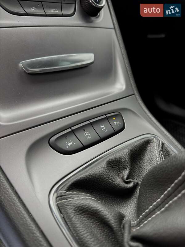 Універсал Opel Astra 2018 в Полтаві