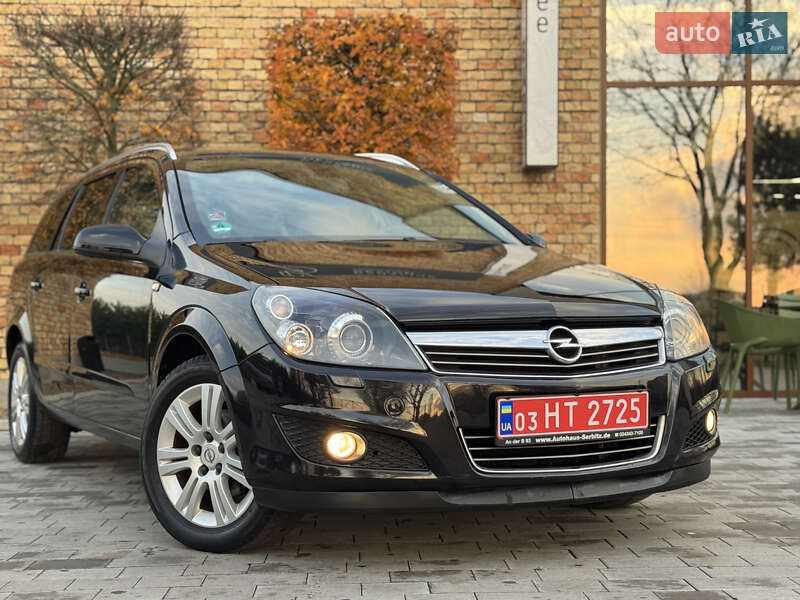 Універсал Opel Astra 2009 в Луцьку