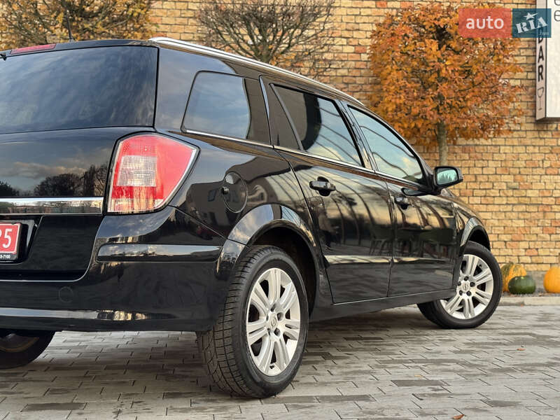 Універсал Opel Astra 2009 в Луцьку