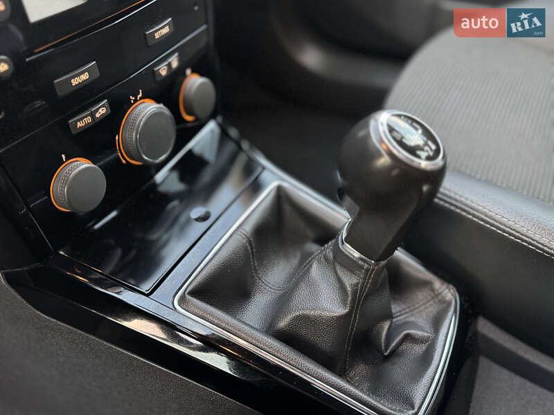 Універсал Opel Astra 2009 в Луцьку