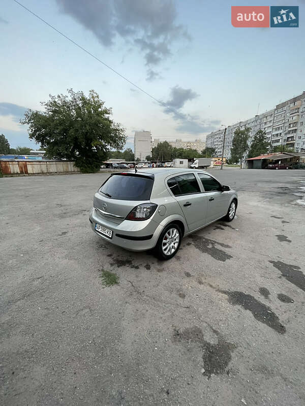 Хэтчбек Opel Astra 2006 в Запорожье
