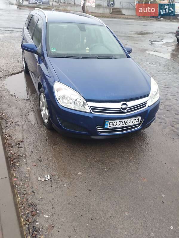 Универсал Opel Astra 2007 в Почаеве