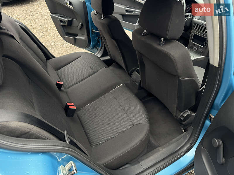 Хэтчбек Opel Astra 2005 в Одессе