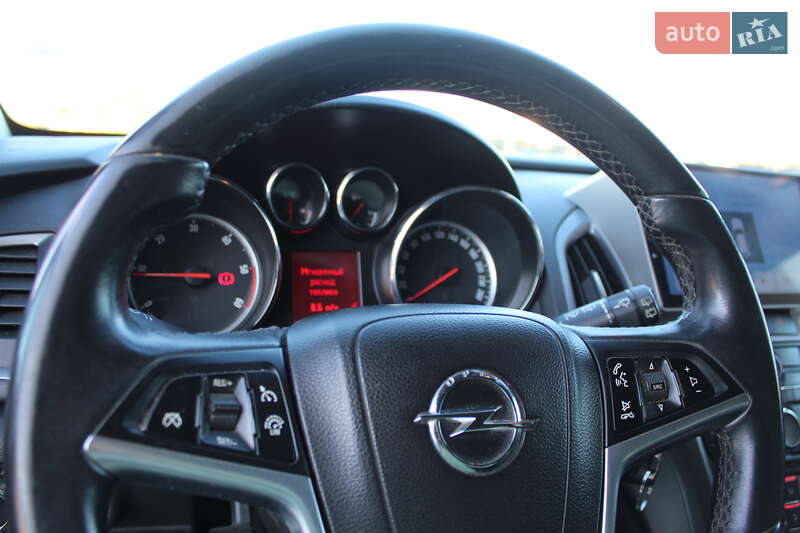 Універсал Opel Astra 2013 в Трускавці