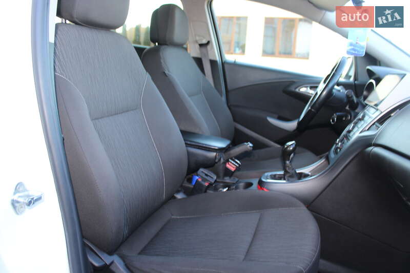 Універсал Opel Astra 2013 в Трускавці