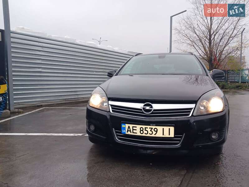 Opel Astra 2010 Opel Astra 2010