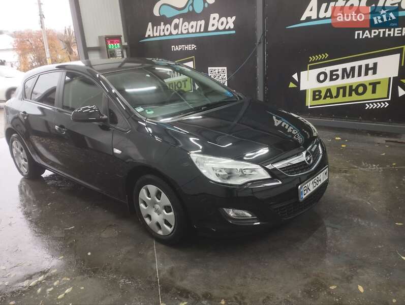 Хетчбек Opel Astra 2010 в Здолбуніві
