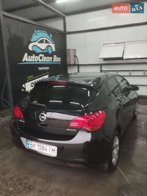 Хетчбек Opel Astra 2010 в Здолбуніві