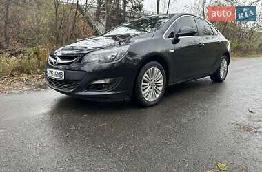 Седан Opel Astra 2014 в Киеве
